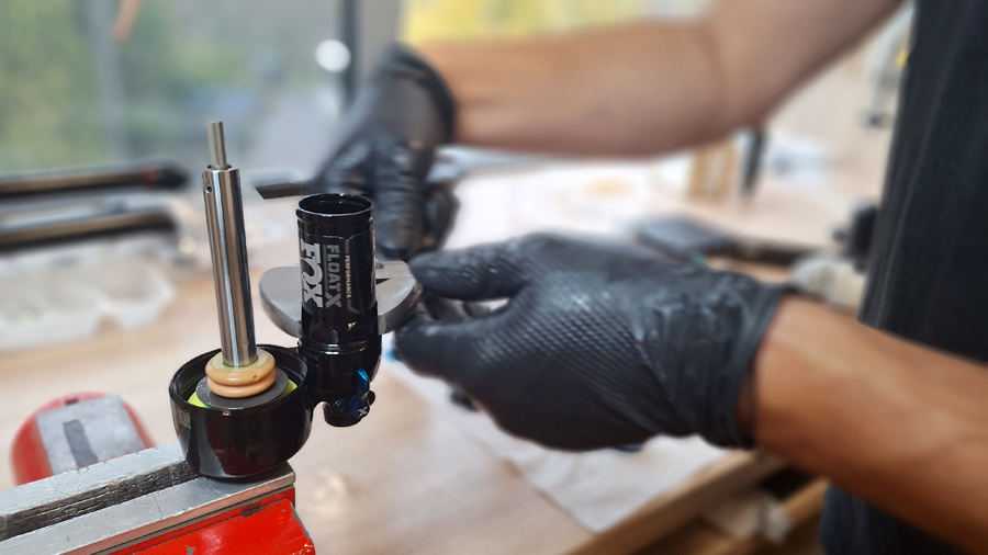 Servis vidlic a tlumičů