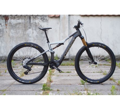 lehké elektrokolo 29" Orbea RISE M-Ultimate 16 kg
