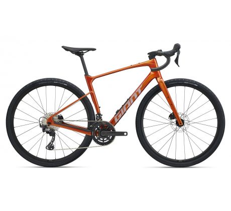 gravel bike Giant Revolt Advanced 2 2025 oranžová