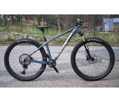 juniorské kolo 27.5" MRX Carbon Custom 1x12 XT/XTR, Axon