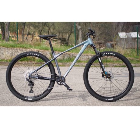 horské kolo 29" MRX Discus ER25 Elite Deore 1x12 2025 stříbrný chameleon