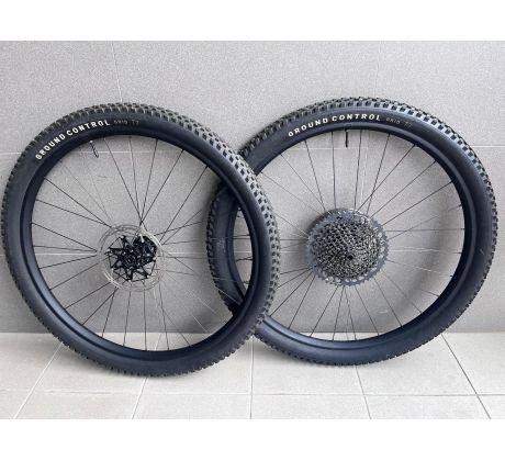 výplety 29" Specialized Control (27 mm vnitřní šířka) vč. TLR obutí, kotoučů a kazety Sram GX Eagle - BAZAR